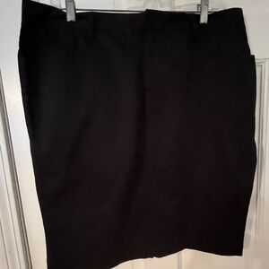 Norma Kamali size 14 Black skirt front & back pockets NWOT